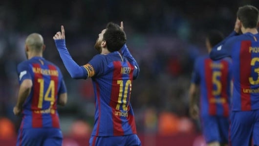 Leo Messi celebra su gol durante el partido contra Osasuna. Foto: EFE.