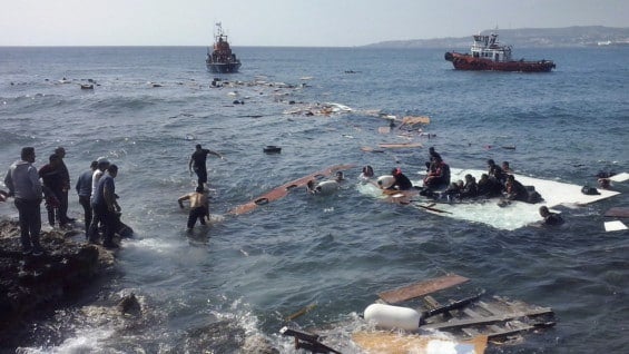 Tres personas murieron en el naufragio de un barco en las costas de Grecia. Foto: EFE