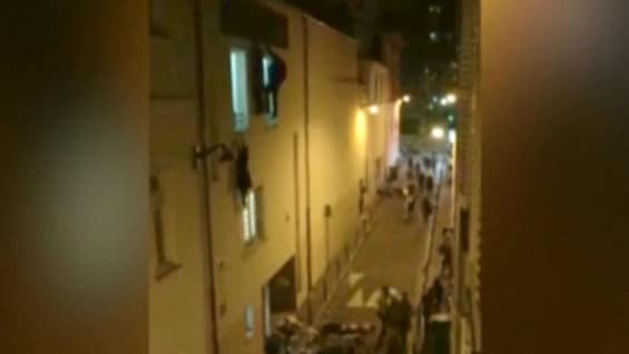 "Salimos gateando por el suelo a buscar donde escondernos", indicó el joven.