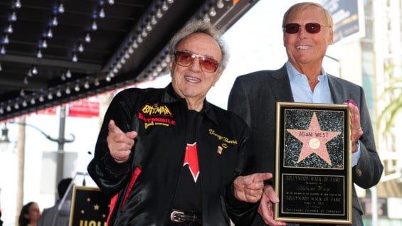 George Barris y Adam West. Foto: AFP