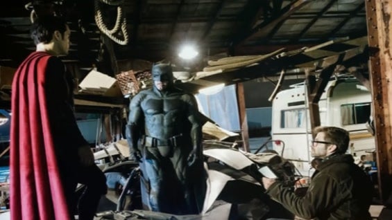 Batman vs Superman: Dawn of Justice llegará a las salas de cine el 25 de marzo de 2016.