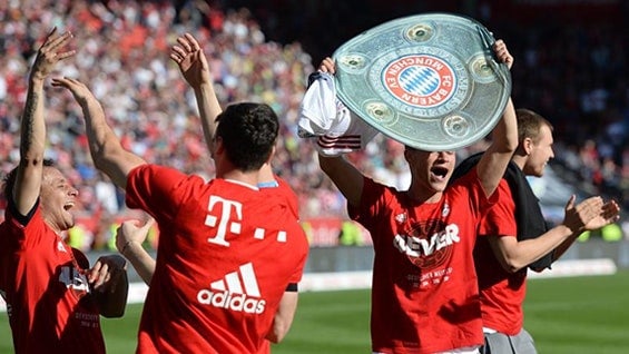 Jugadores del Bayern de Múnich celebran la victoria del campeonato alemán. Foto: EFE.