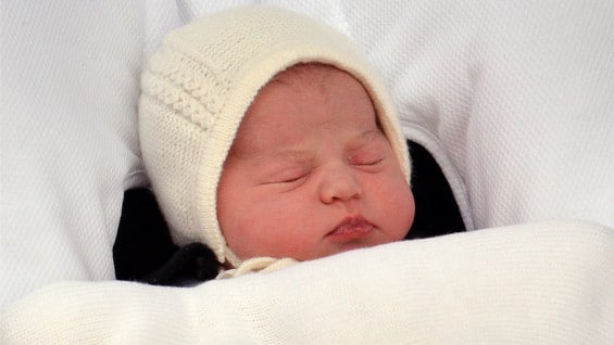 Primeras imágenes de la hija de los duques de Cambridge. Foto: AFP