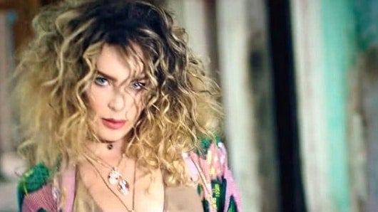 Belinda se defiende de quienes la critican por querer imitar a Shakira y Rihanna