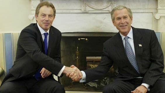 Tony Blair y George Bush en la Casa Blanca en 2004. Foto Archivo EFE