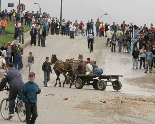 Analistas dicen que al bloquear vías, los manifestantes desvían el interés nacional. Foto: AFP