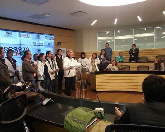 El gabinete en medio del anuncio. Foto: @BogotaHumanaYA