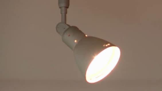 La vida útil de un bombillo ahorrador puede superar los 5 años.