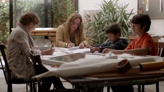 El filme relata la historia de un niño que se ve obligado a vivir con su padre, a quien apenas conoce.