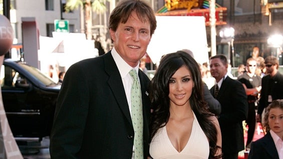 Bruce Jenner y su hijastra Kim Kardashian. Foto: AFP.