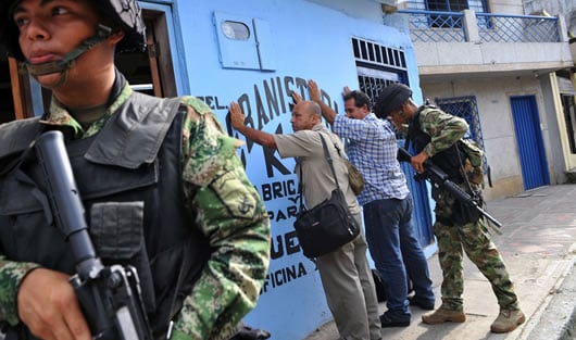Las autoridades realizan operativos en la ciudad. Foto: AFP.