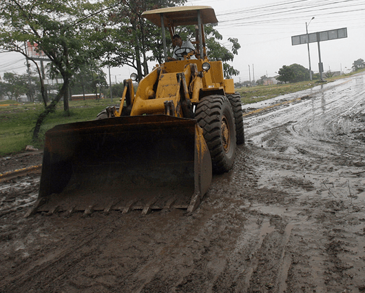 Las autoridades trabajan para habilitar el paso. Foto: AFP.