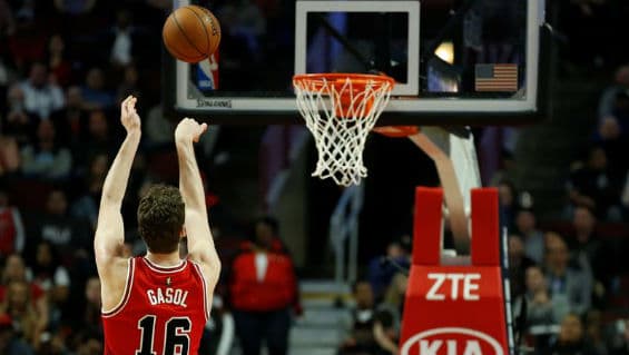 El jugador Pau Gasol de Chicago Bulls en acción. Foto Agencia EFE