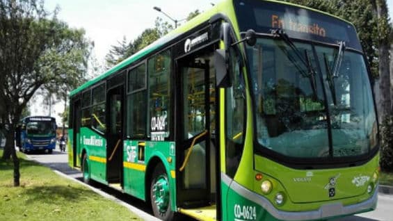 Los nuevos buses generan un 30 % menos de emisiones frente a los buses diésel equivalentes. Foto Alcaldía de Bogotá