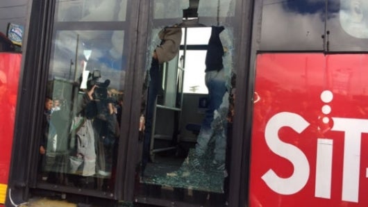 Bus de Transmilenio atacado. Foto: RCN