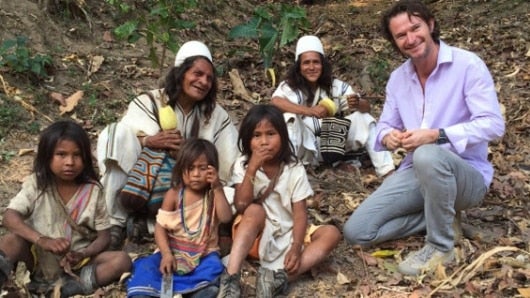 El empresario Santiago Peralta con cultivadores de cacao de la Sierra Nevada. Foto:Santiago Peralta