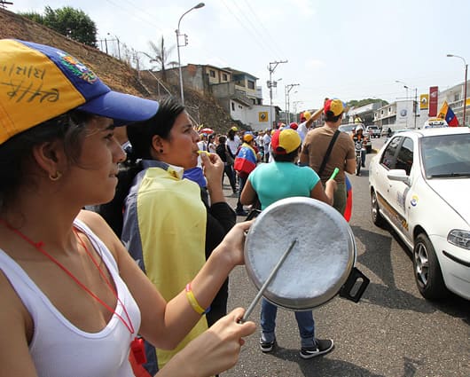 Las personas iban a marchar para protestar contra el desabastecimiento. Foto: EFE