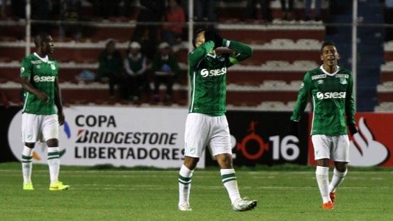 Bolívar fue superior al Deportivo Cali. Foto: EFE.