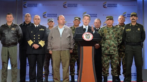 El presidente Santos agradeció la labor de los uniformados salientes. Foto: oficial.