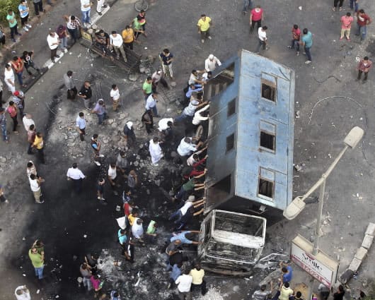 Las autoridades declararon el toque de queda por tiempo indefinido en catorce de las 27 provincias del país. Foto: EFE.