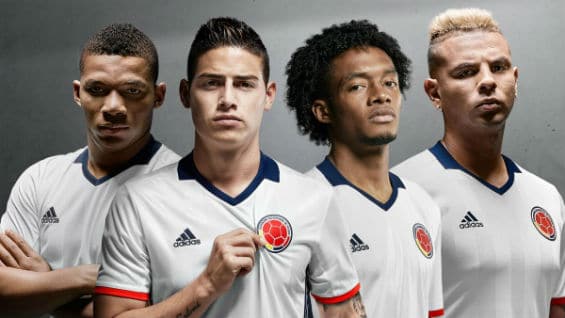La prenda, de color blanco, es un tributo a la primera selección que representó a Colombia en una competencia internacional. Foto cortesía de Adidas