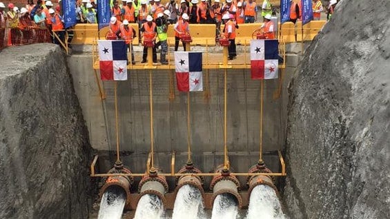 El llenado se hizo con cinco válvulas. Foto oficial.