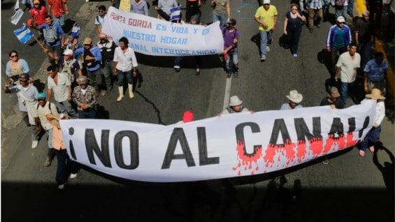 Faltando poco para el inicio de la construcción, pobladores de las zonas afectadas se han manifestado en contra del canal. Foto: AFP