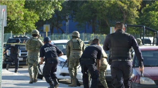 El ataque, perpetrado alrededor de las 4:00 pm hora local, se produce solo un día después de que un hombre abriera fuego en un club en la localidad turística de Playa del Carmen .Foto EFE