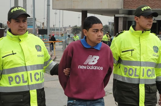 Las autoridades capturaron a 3 de los 5 hombres señalados por los pasajeros. 