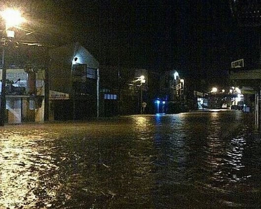 Las lluvias no cesan desde el jueves en la tarde. Foto: @CaquetaDeModa