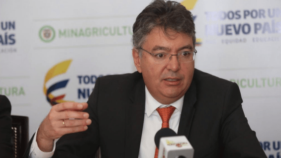 twitter.com/MauricioCard