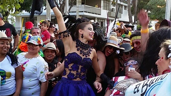La reina Cristina Felfle Fernández de Castro llora a Joselito Carnaval.