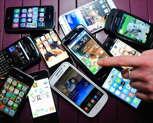 Los contratos del equipo celular y voz y datos irán separados.