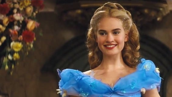 Kenneth Branagh, director de la cinta, también se desempeña como guionista y actor cinematográfico.