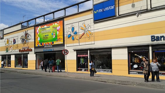 Los propietarios de los locales afectados aún no han cuantificado a cuánto ascienden las pérdidas tras el hurto. Foto: C.C. Fiesta Fontibón.