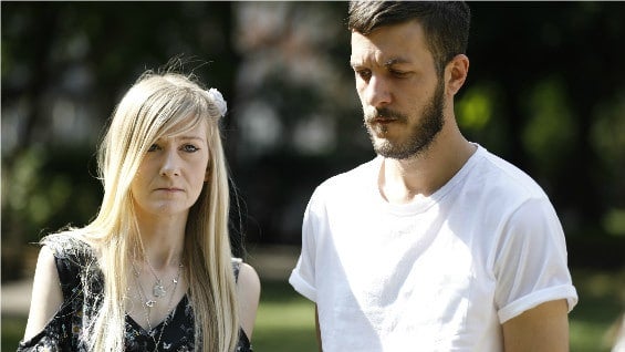 Los padres de Charlie Gard apelan para poder llevarlo a Estados Unidos para recibir el tratamiento. Foto: Tolga AKMEN / AFP