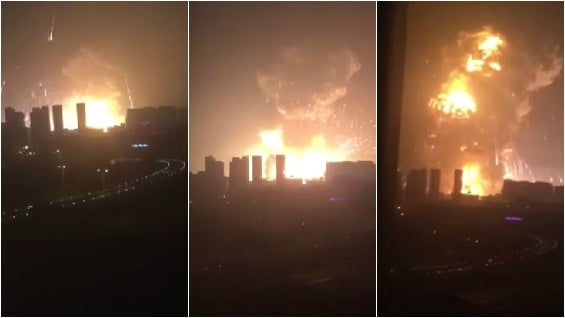 Testigos oyeron un estallido y luego se vieron llamaradas elevándose decenas de metros. Foto: Noticias RCN | Video: Reuters