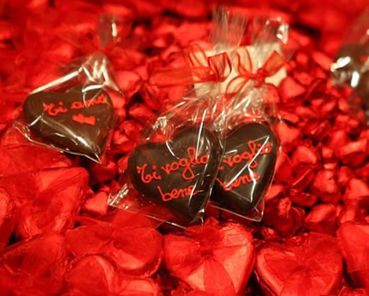 El viernes, Bélgica se llenará con 100.000 corazones de chocolate. Foto: AFP
