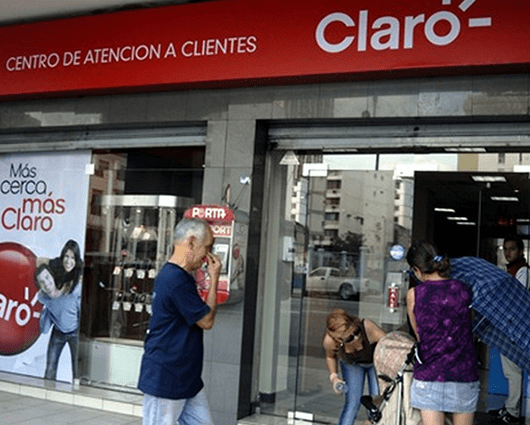 La sanción fue aplicada por despachar y adquirir celulares con bandas bloqueadas. Foto: Archivo