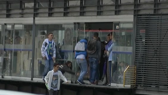 Cada día, al menos 25.000 personas entran sin pagar a las estaciones de Transmilenio en Bogotá. Foto: Noticias RCN