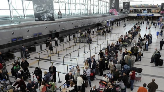 El vuelo procedente de Bogotá llegó en la madrugada de este miércoles al aeropuerto de Ezeiza. AFP