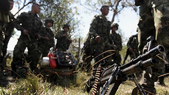 Las unidades de infantería lograron tomarse el complejo cocalero. Foto: AFP