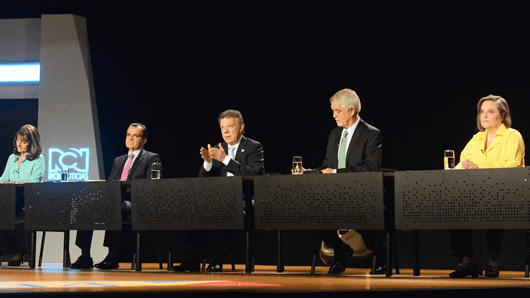 Por momentos el debate entró en calurosas discusiones por parte de los candidatos. Foto: Andrés Felipe Reza