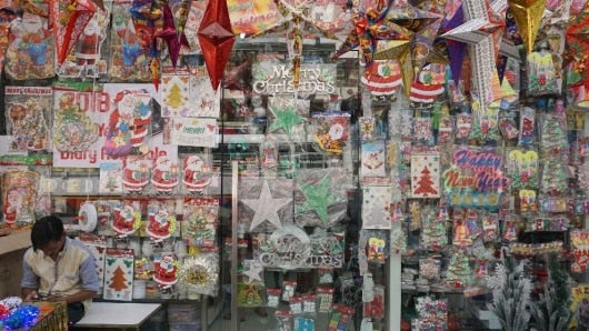 En promedio, los colombianos destinan 600.000 pesos para comprar artículos de Navidad. Foto: AFP