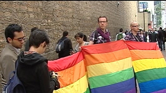 La Corte Constitucional ha explicado los requisitos para que una pareja del mismo sexo pueda adoptar. Foto: Noticias RCN.