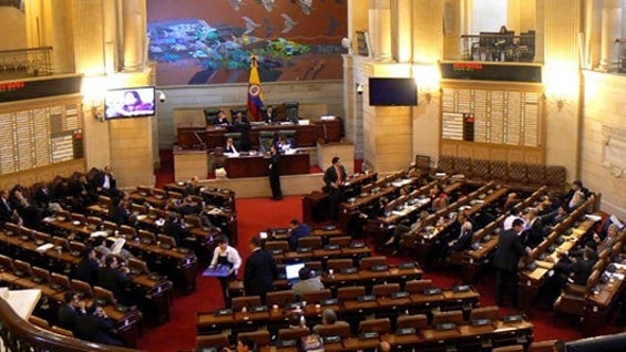 Según el borrador, la Comisión Legislativa Especial de Paz estará conformada por 15 senadores y 15 representantes a la Cámara.
