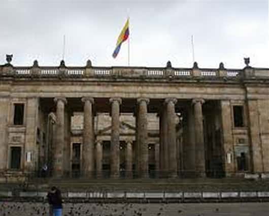 A esta hora avanza la votación de los demás artículos. Foto: AFP