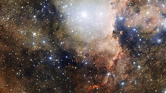 El cúmulo abierto NGC 6193 que se encuentra en la constelación de Ara. Foto: ESO / EFE.