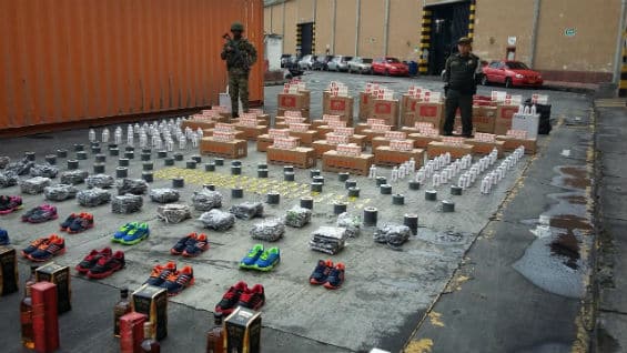 El material incautado pretendía ser distribuido en el mercado ilegal perjudicando la economía formal y a los comerciantes legales de la región. Foto Ejército Nacional