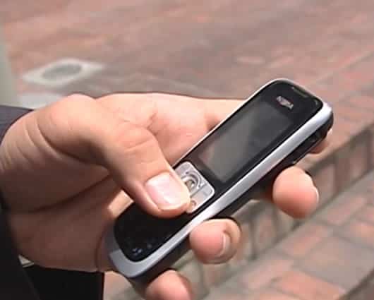 La contraloría señaló que no solo construir más antenas puede solucionar las llamadas caídas. Foto: Noticias RCN